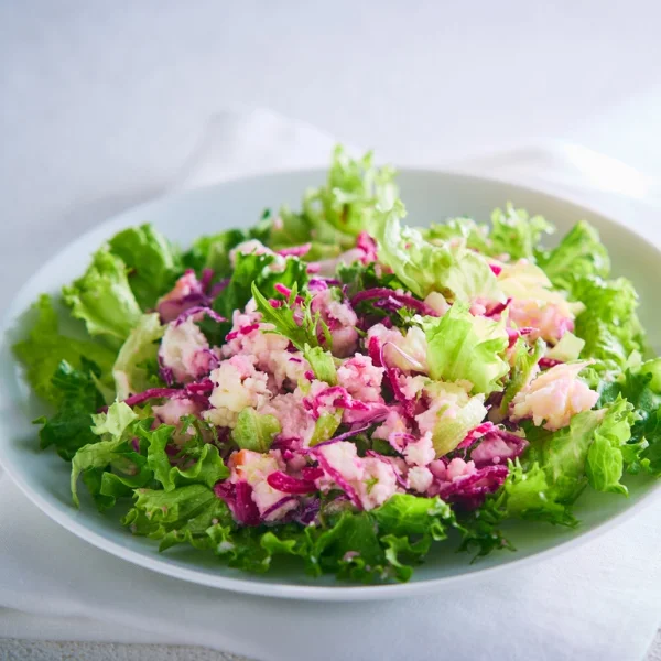 ふんわりレタスと赤野菜ポテトサラダ