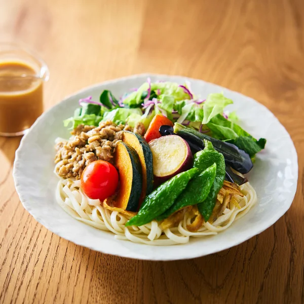 山椒香る　野菜の揚げびたし風サラダうどん