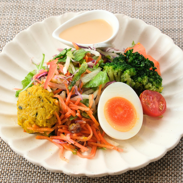 1/3日分野菜のランチサラダ