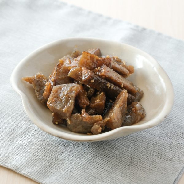 青森県産ごぼうとこんにゃくの甘辛炒め