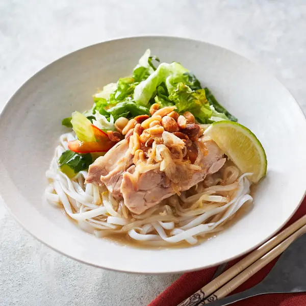 ライムで爽やか 鶏のサラダフォー