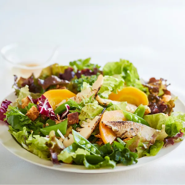 春野菜と香ばしクルトンのシーザーサラダ